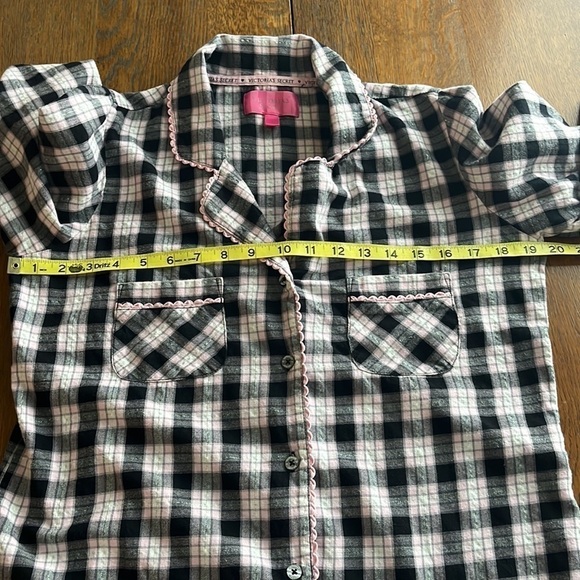 Victoria Secret Pajama Top black white pink plaid roll tabs sleeves Size S - Picture 8 of 13